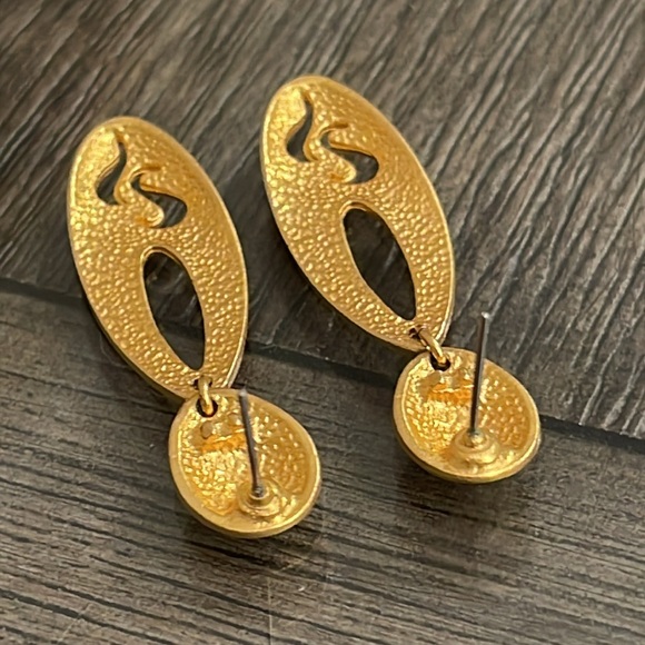 Vintage Matte Gold-tone Dangle Drop Earrings - Picture 10 of 10